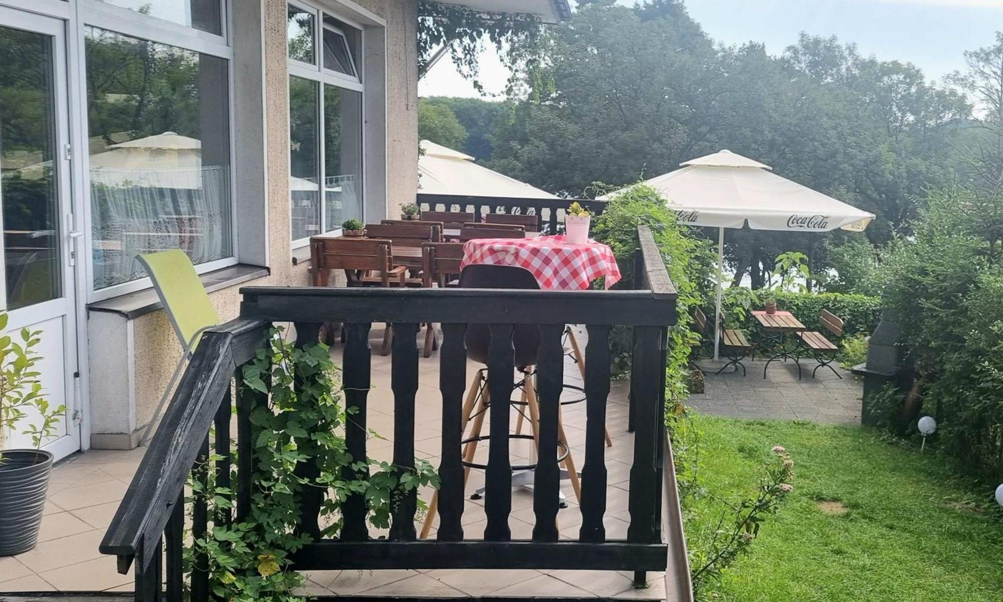 Gosciniec Skolimowka Restauracja I Pokoje Ze Sniadaniem Na Kaszubach Хмелно Екстериор снимка